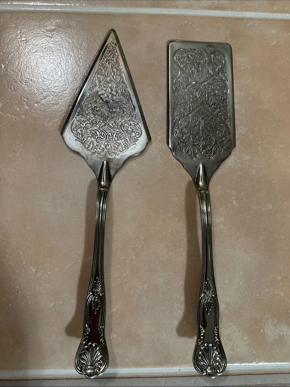 Vtg Set Of Heavy Cake & Pie Serving Utensils